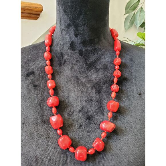 Chunky Red Coral Beaded Necklace With Toggle Closure - Picture 7 of 7